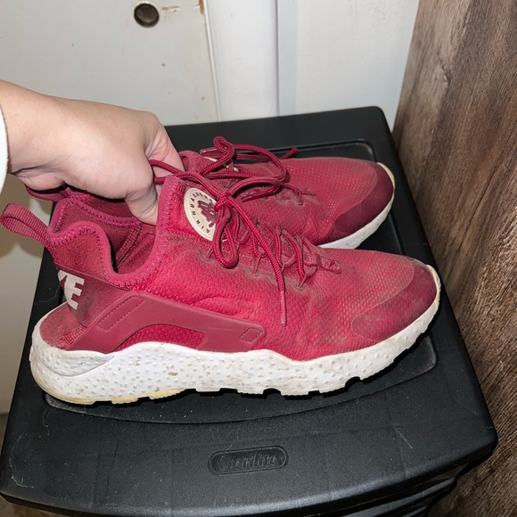 Nike Shoes - nike huaraches